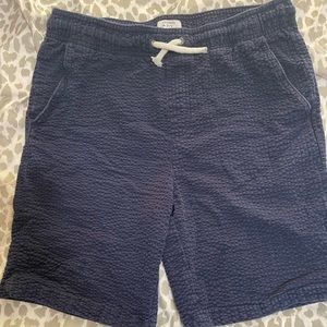 Crown and Ivy pull on shorts
